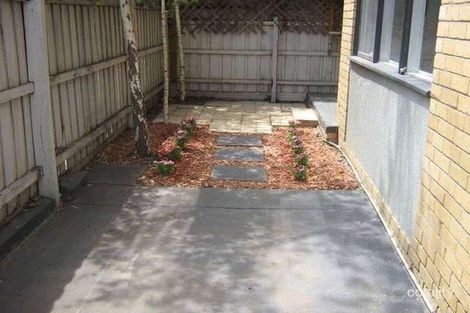 Property photo of 1/1 Ravens Grove St Kilda East VIC 3183