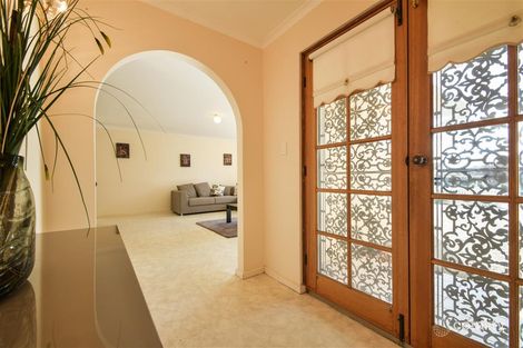 Property photo of 13 Coonawarra Close Woodcroft SA 5162