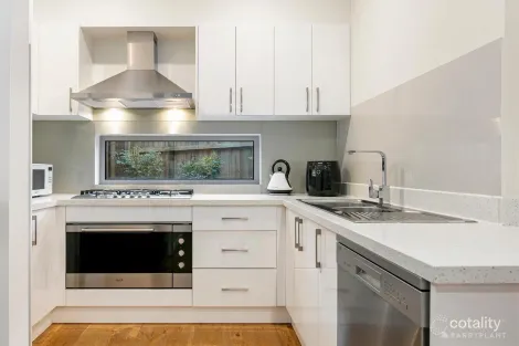 Property photo of 3/36 Roderick Street Doncaster East VIC 3109