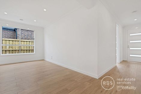 Property photo of 46 Grovedon Circuit Donnybrook VIC 3064