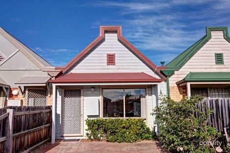 16b Tristan Ct, Hadfield, VIC 3046