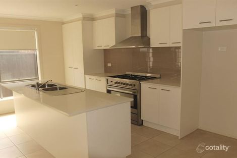 Property photo of 11 Ixora Crescent Manor Lakes VIC 3024