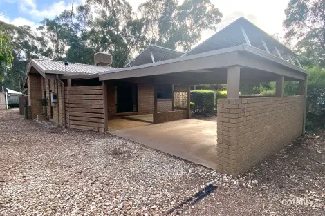 93 Hammill St, Kangaroo Flat, VIC 3555
