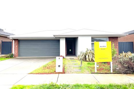 9 Wonnangatta Cres, Weir Views, VIC 3338