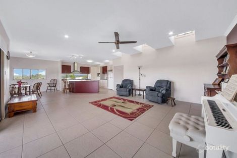 Property photo of 11 Magnolia Avenue Kin Kora QLD 4680