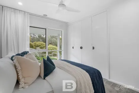 Property photo of 38 Ashbourne Road Woodend VIC 3442