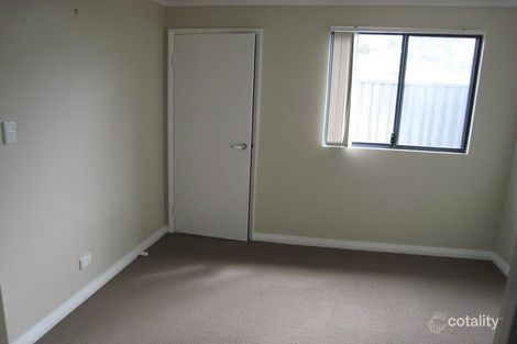 Property photo of 4/18 Queen Street Little Grove WA 6330