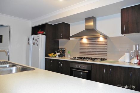 Property photo of 33 Bowyer Avenue Cranbourne East VIC 3977