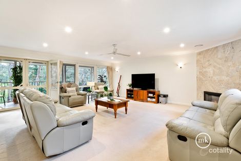 Property photo of 18 Orchard Avenue Eltham North VIC 3095