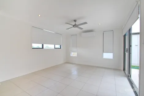 Property photo of 131 Spring Mountain Boulevard Spring Mountain QLD 4300