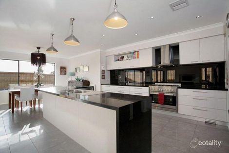 Property photo of 5 Evans Drive Croydon VIC 3136