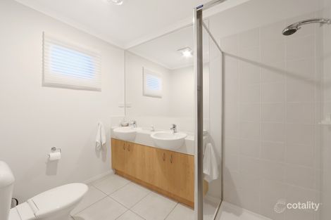 Property photo of 128 Sovereign Manors Crescent Rowville VIC 3178