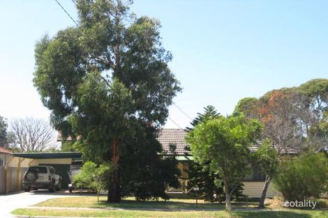 2 Leicester Sq, Seaholme, VIC 3018