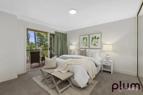 Property photo of 4/27 Swann Road Taringa QLD 4068