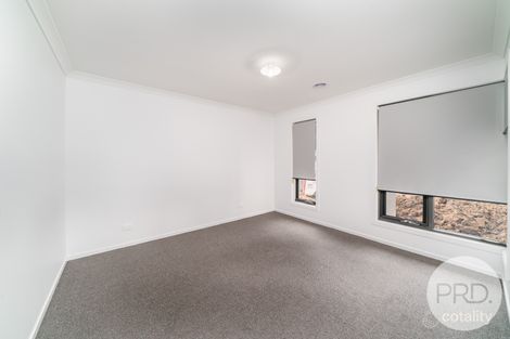 Property photo of 22 Tarakan Avenue Ashmont NSW 2650