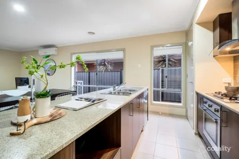 Property photo of 40 Cockatiel Circuit Craigieburn VIC 3064