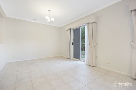 Property photo of 17 Connewarre Close Manor Lakes VIC 3024