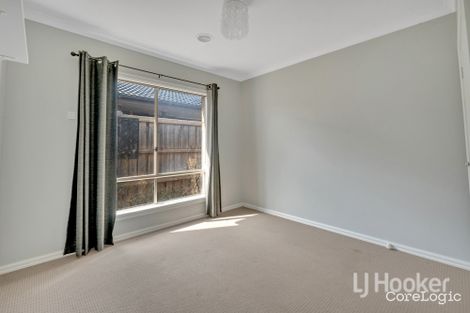 Property photo of 43 Gallery Avenue Harkness VIC 3337