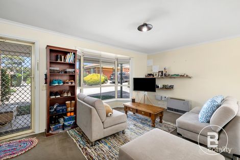 Property photo of 5/5 Hocking Avenue Canadian VIC 3350