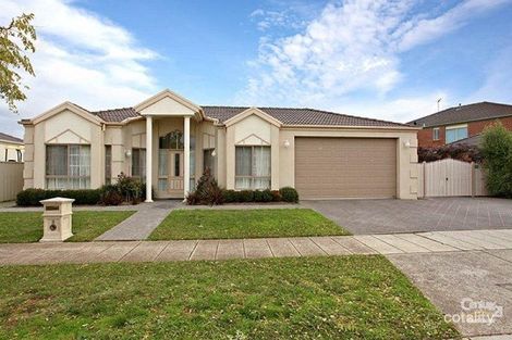 8 Lakes Dr, Craigieburn, VIC 3064