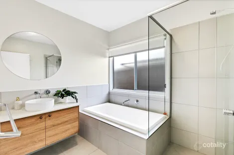 Property photo of 90 Archibald Crescent Nirimba QLD 4551