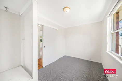 Property photo of 32 Gilbert Street Dubbo NSW 2830