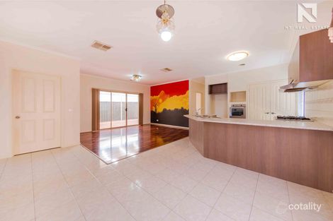 Property photo of 5 Lancely Green Caroline Springs VIC 3023