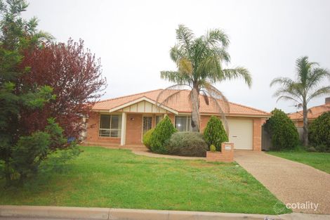 Property photo of 2/5 Paldi Crescent Glenfield Park NSW 2650
