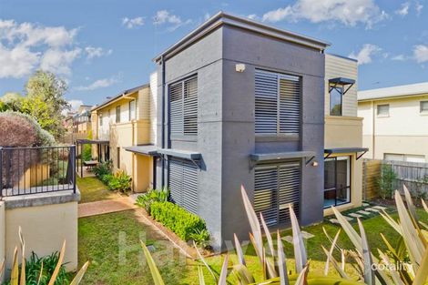 Property photo of 1 Shearwater Drive Warriewood NSW 2102