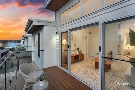 2/19 Kurrawa Ave, Point Clare, NSW 2250