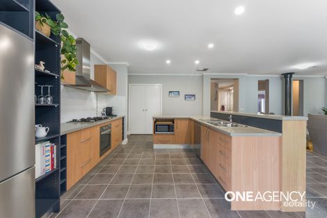Property photo of 2 Stretton Drive Brookfield VIC 3338