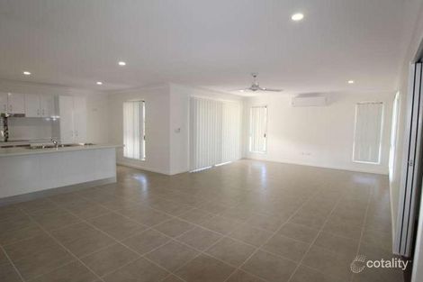 Property photo of 35 Orangeberry Circuit Mount Low QLD 4818