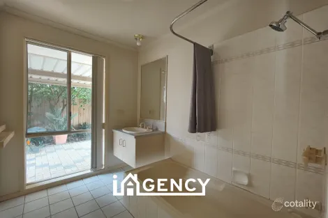 Property photo of 32 The Fairway Rowville VIC 3178