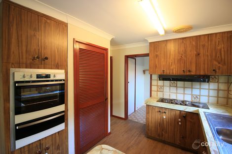 57 Pinaroo Dr, Glenfield Park, NSW 2650