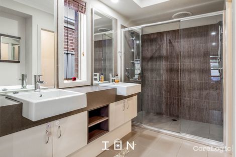 Property photo of 33 Tyndall Street Cranbourne East VIC 3977