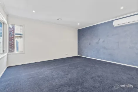 Property photo of 28 Shearwater Court Taylors Hill VIC 3037