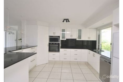 Property photo of 18 Jabiluka Drive Highland Park QLD 4211