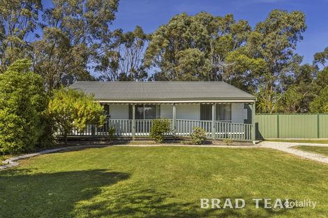 Property photo of 25 Sunny Park Close Gisborne VIC 3437