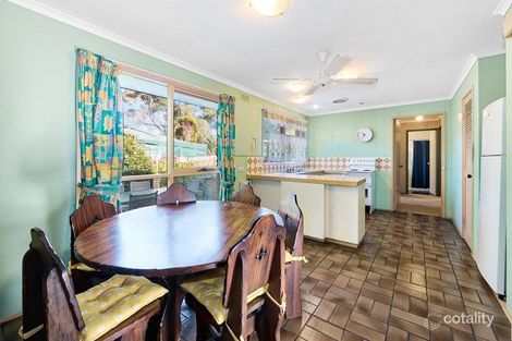 Property photo of 13 Thomas Crescent Cranbourne VIC 3977