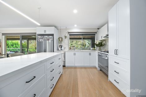 Property photo of 140 David Collins Drive Endeavour Hills VIC 3802