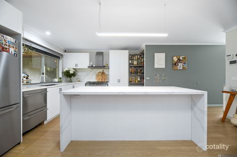 Property photo of 140 David Collins Drive Endeavour Hills VIC 3802
