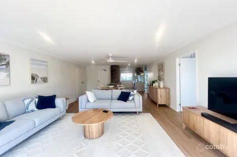 Property photo of 8/8-10 Peak Avenue Main Beach QLD 4217