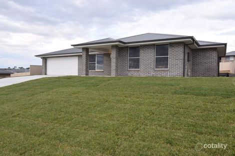 Property photo of 10 Dillon Drive Kelso NSW 2795