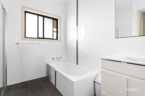 Property photo of 46 Robyn Road Albion Park Rail NSW 2527