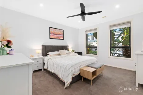 Property photo of 1 Brinsley Place South Morang VIC 3752