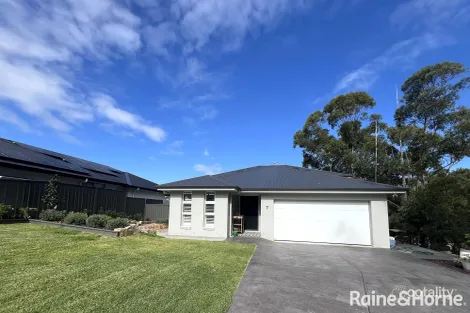 Property photo of 7 Burilla Close Bomaderry NSW 2541