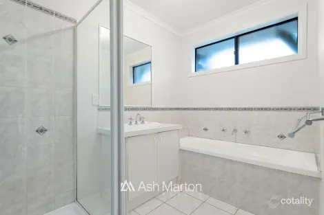 Property photo of 19 Spencer Drive Carrum Downs VIC 3201