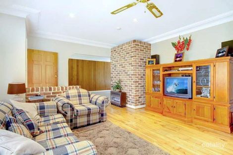 Property photo of 37 Billabong Avenue Dapto NSW 2530