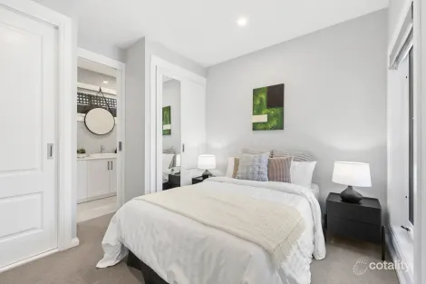 Property photo of 2/29 Lavidge Road Ashwood VIC 3147