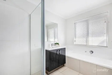 Property photo of 10 Apple Crescent Caloundra West QLD 4551